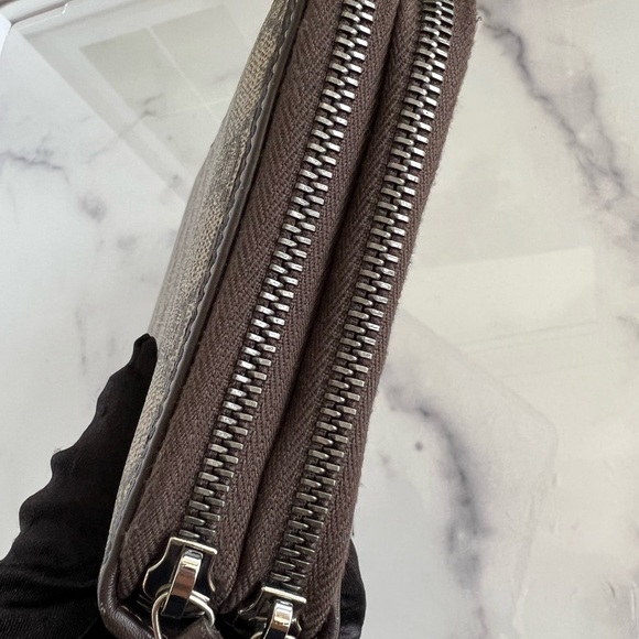 Authentic Gucci double  Zip top handle Clutch Bag - Picture 6 of 16